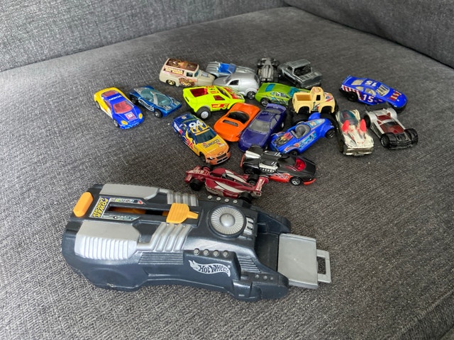 Hot Wheels Collection with Power Launcher
