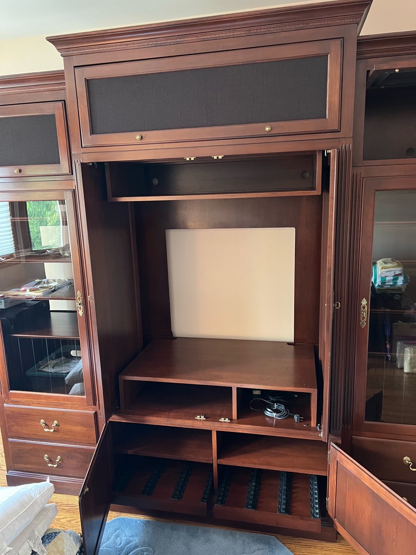 ETHAN ALLEN HOME THEATER CABINETS - photo 4