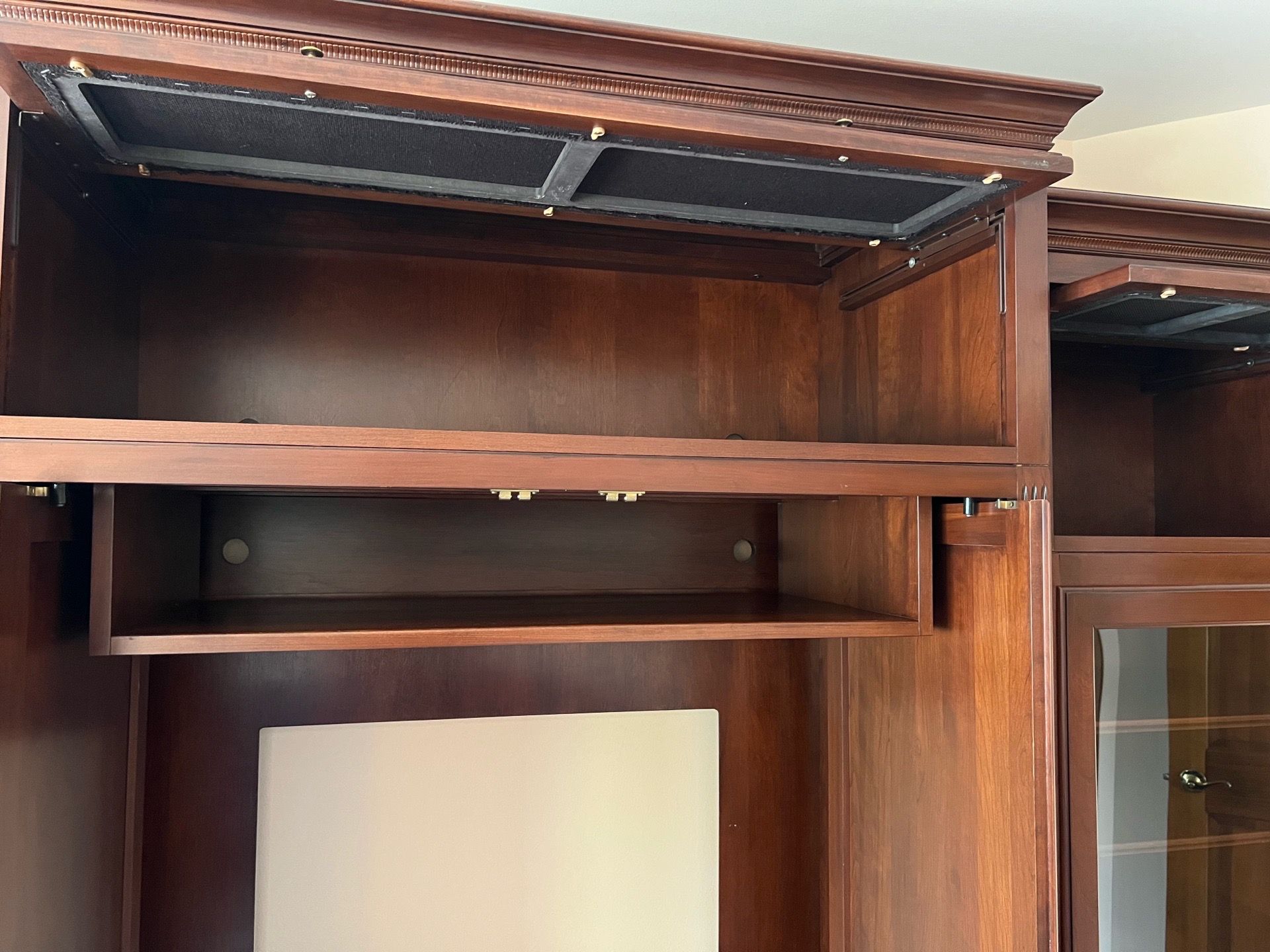 ETHAN ALLEN HOME THEATER CABINETS - photo 5