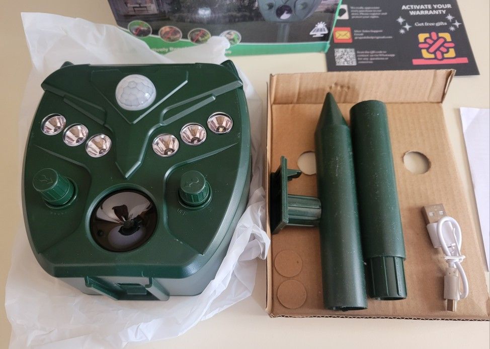 Animal Spook Scare Repeller Ultrasonic Solar Power - photo 2