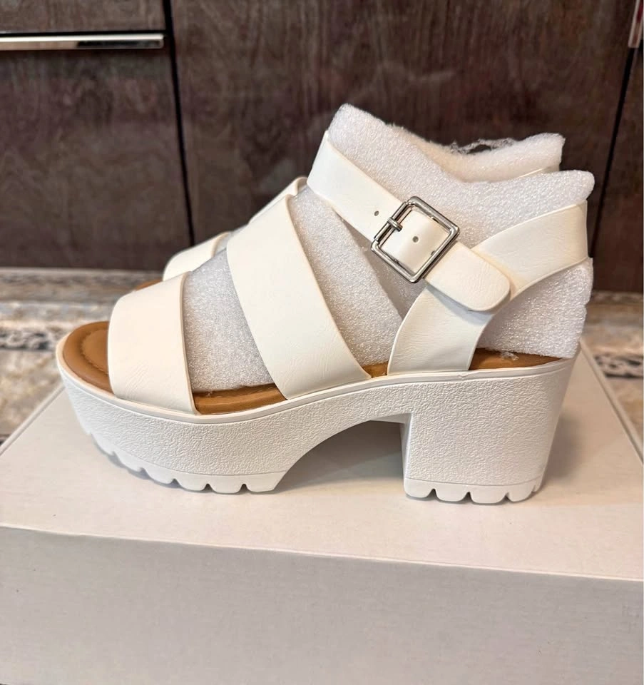 Brand New White Platform Block Heel Sandals – Women’s Size 6.5