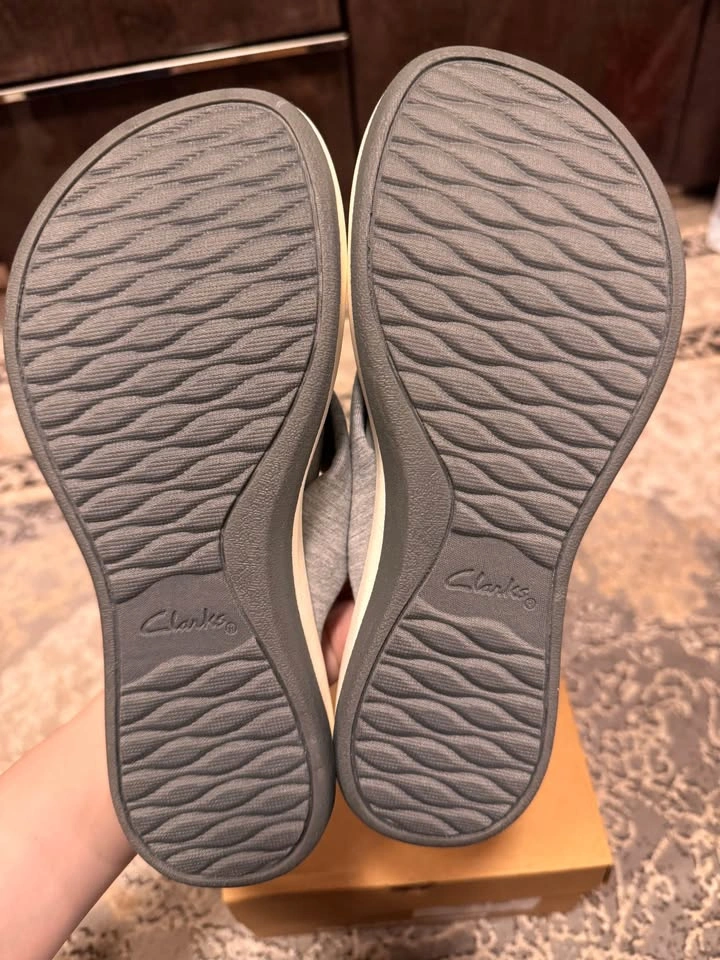 Brand New Clarks Cloudsteppers Flip Flop Sandals – Women’s Size - photo 4