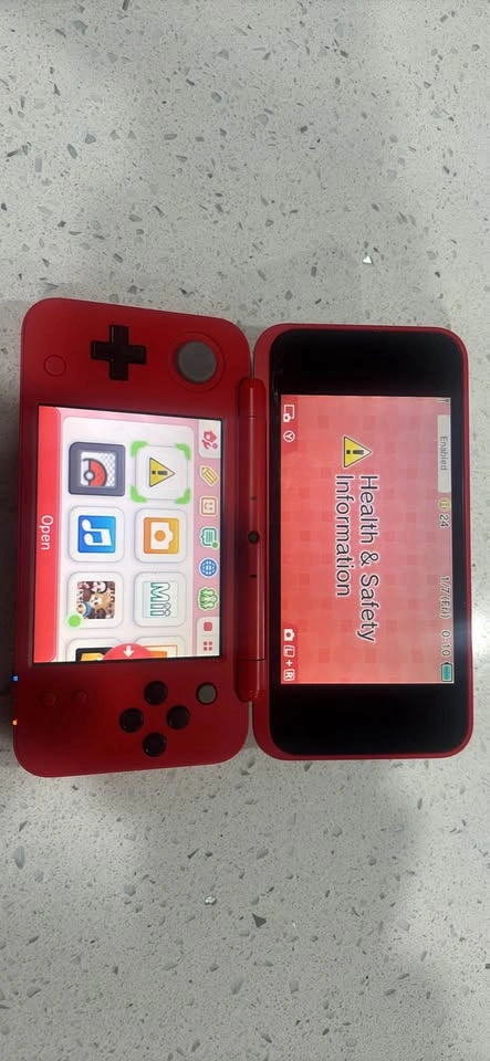 Nintendo 2DS XL Pokemon ball edition - photo 2