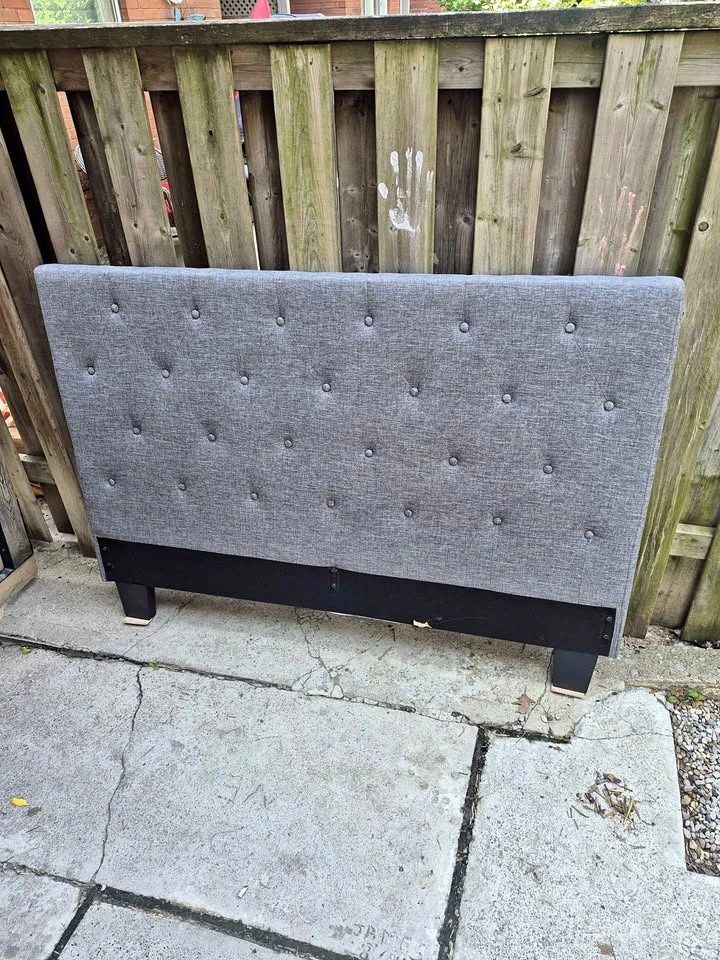 Queen Upholstered Tufted Bed Frame