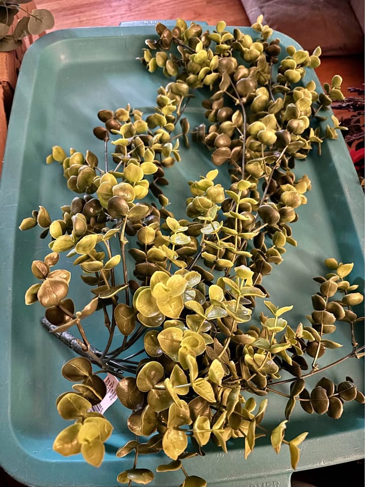 Artificial Hanging Leaves Bush