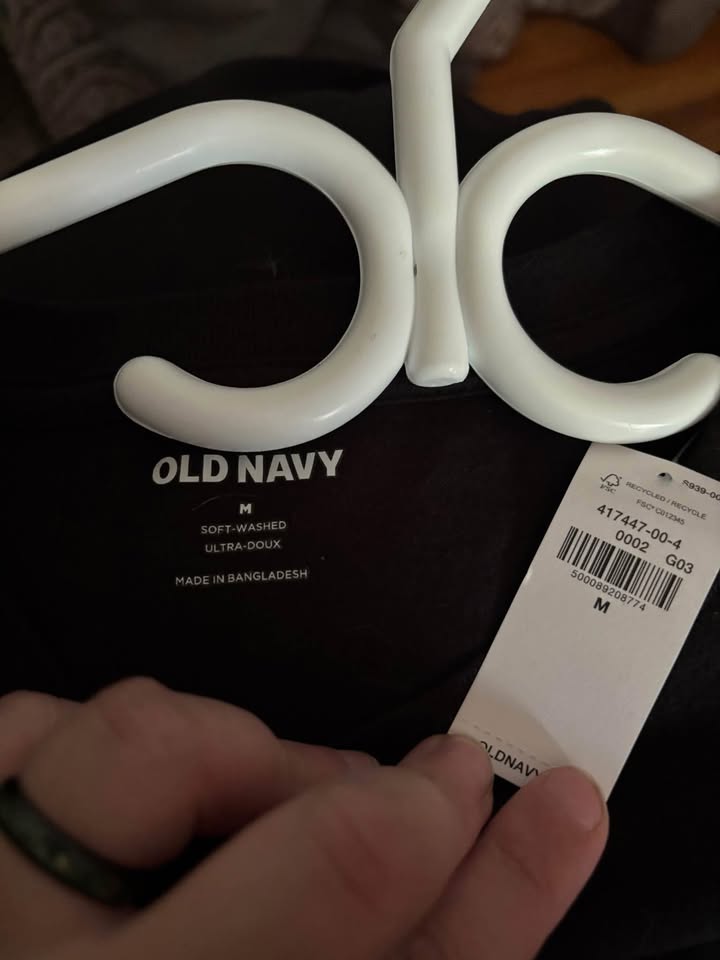 Brand New Old Navy Long Sleeve Shirt - Medium - photo 2