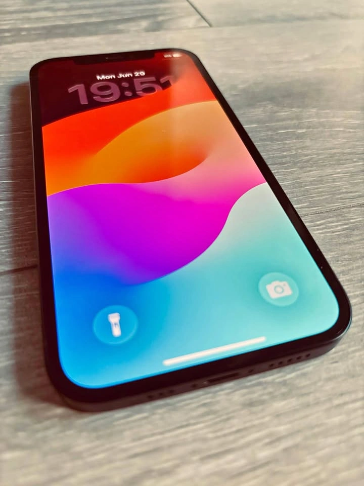 iPhone 12