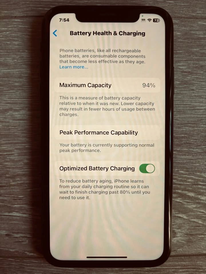 iPhone XR - photo 4