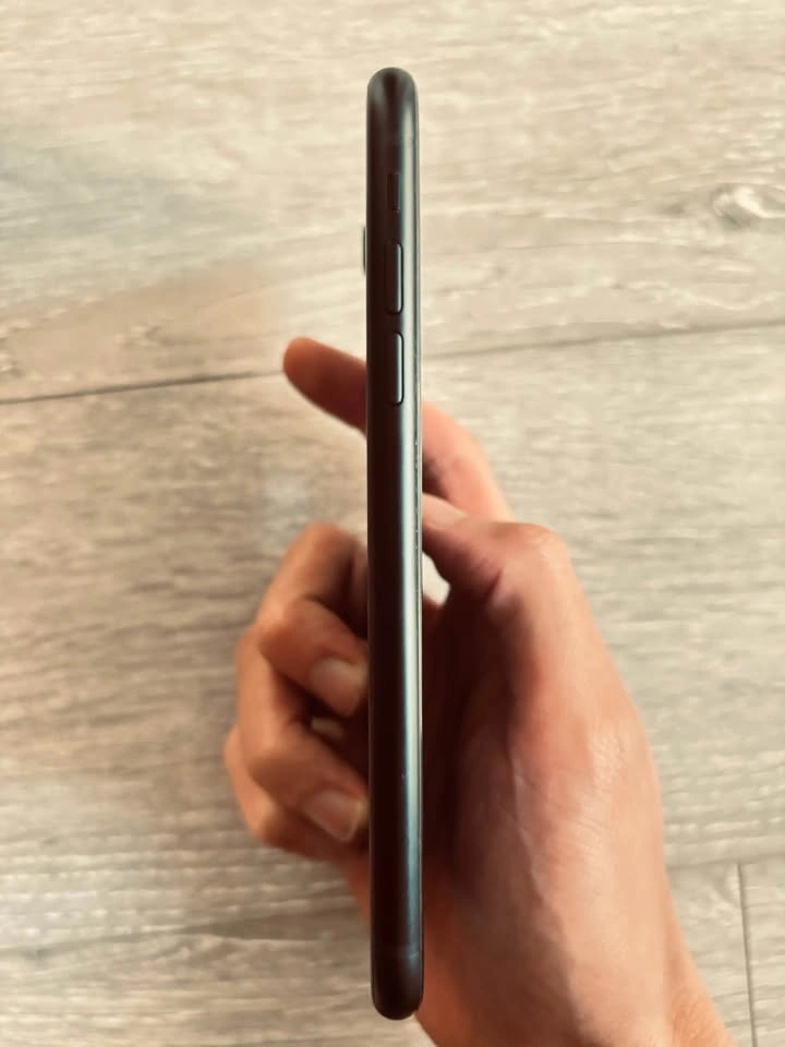 iPhone XR - photo 5