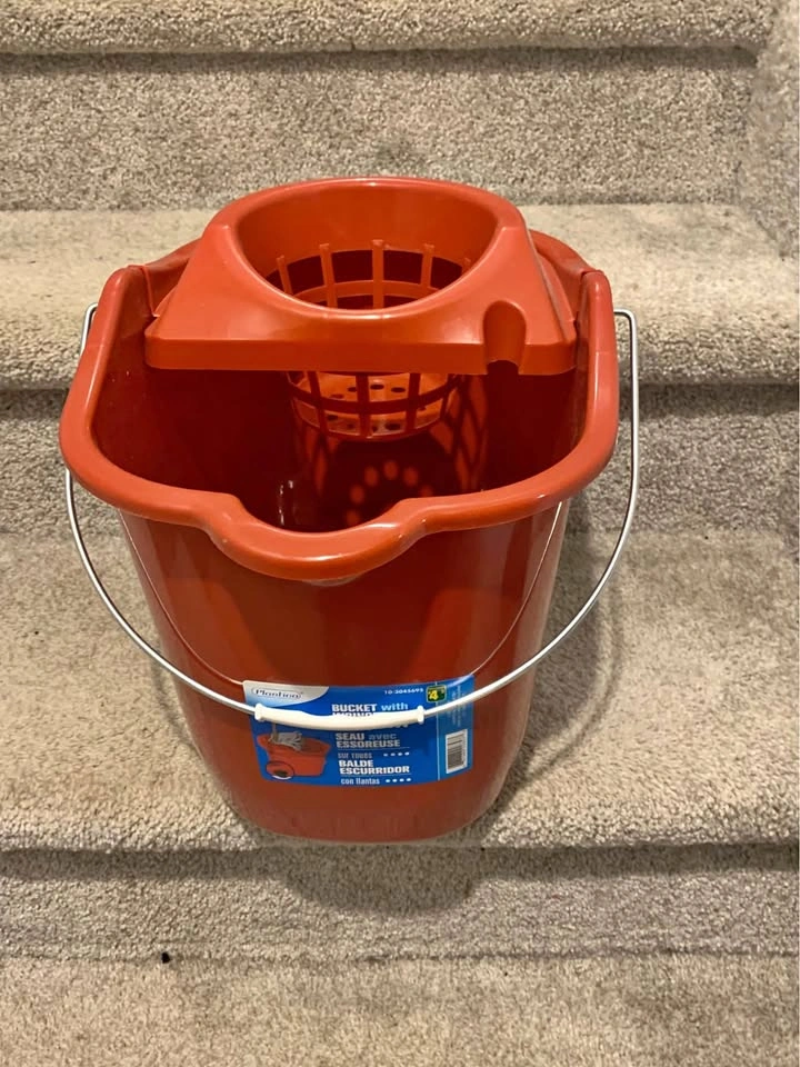 Mop bucket