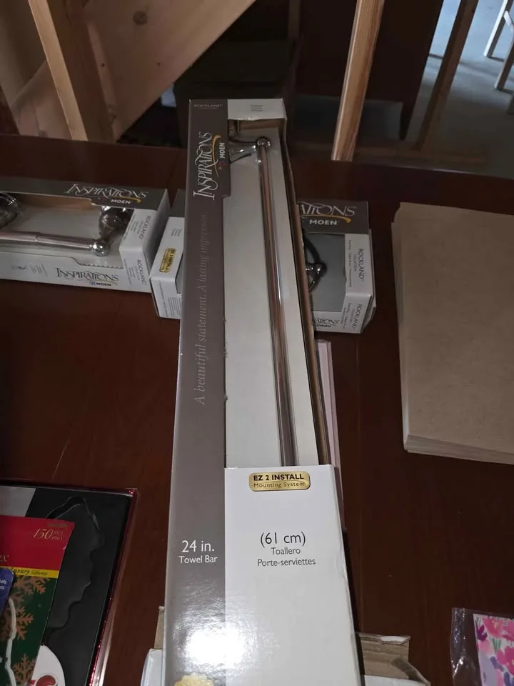 Moen Bathroom Towel and toilet paper holder kit image indicator(3)