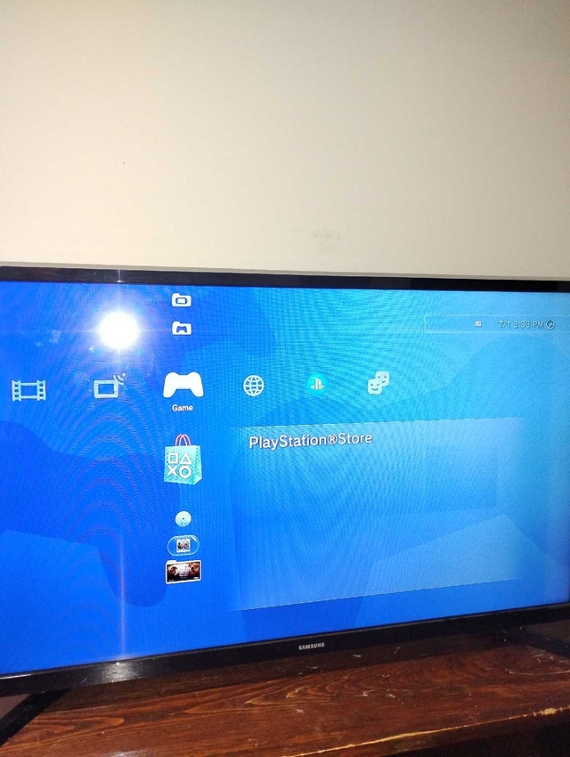 PlayStation 3 (controllers and games included) - photo 2