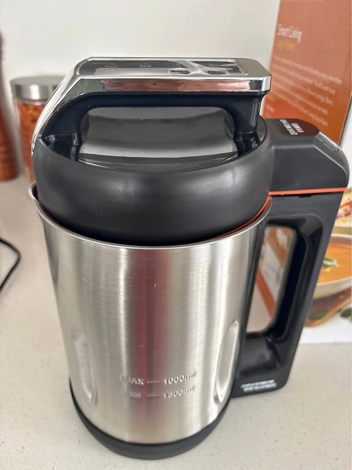 Smart Living Soup Maker + FREE Blender Cookbook