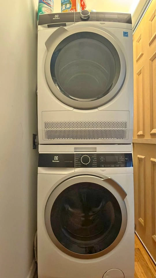 Stackable washer dryer