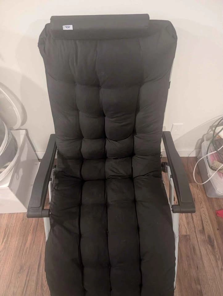 Zero Gravity Reclining Chair with Padded Cushion - photo 2