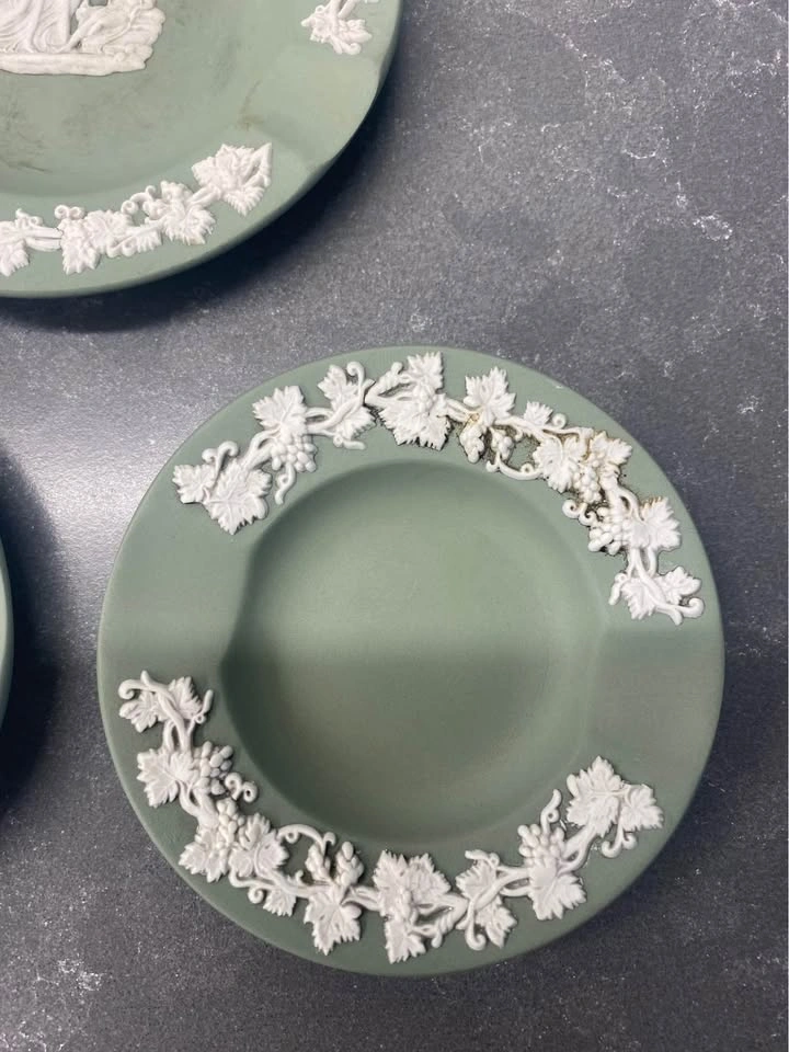 Wedgwood Jasperware Sage Green Ashtrays - Set of 3 - photo 2