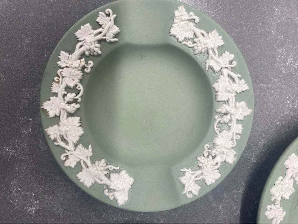 Wedgwood Jasperware Sage Green Ashtrays - Set of 3 - photo 3