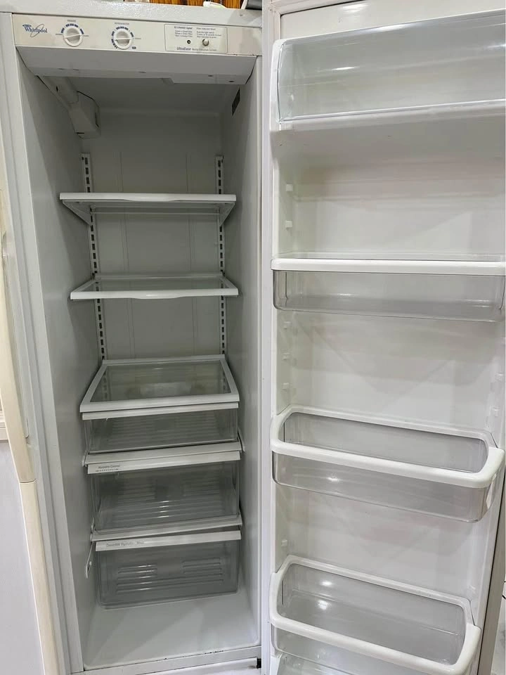 Whirlpool 32 inch Side doors Refrigerator - photo 2