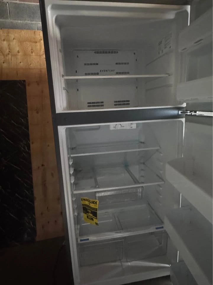 Frigidaire Top-Freezer Refrigerator - photo 2