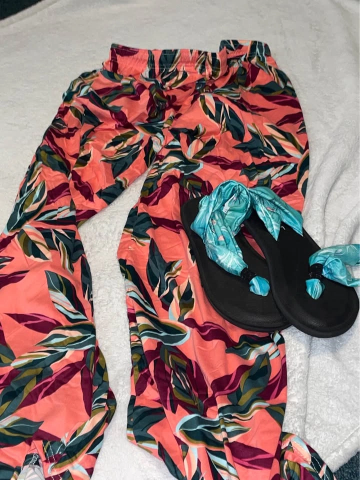 Hello Mello Lounge Pants and Charlie Paige Sandals Set - photo 2