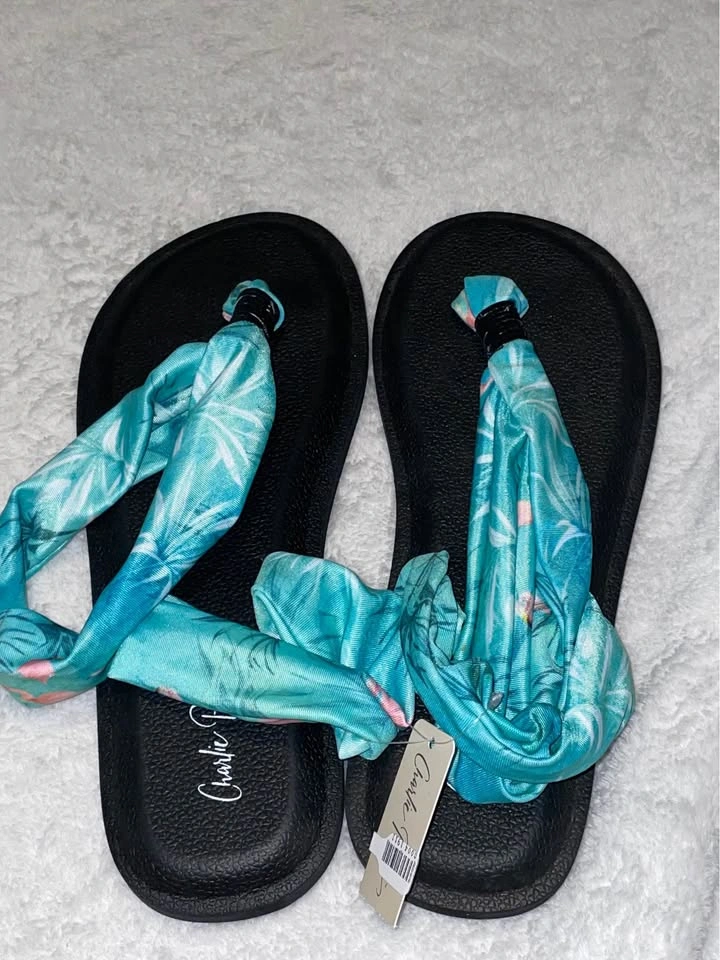 Hello Mello Lounge Pants and Charlie Paige Sandals Set - photo 3