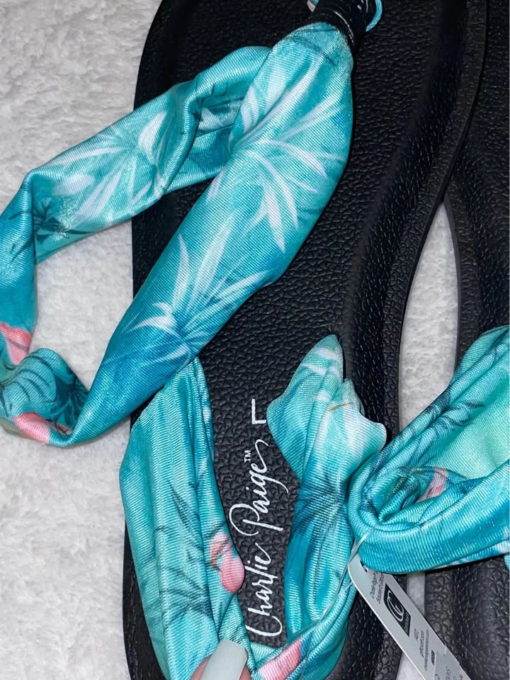 Hello Mello Lounge Pants and Charlie Paige Sandals Set - photo 5