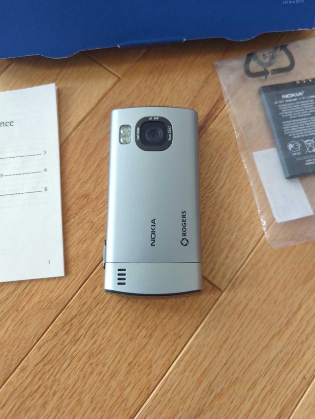 Nokia 6700 Cellphone (brand new) - photo 3