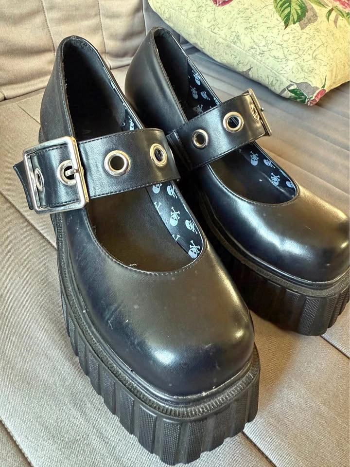 LAMODA CHUNKY PLATFORM CREEPER SHOES - Size US 8-9