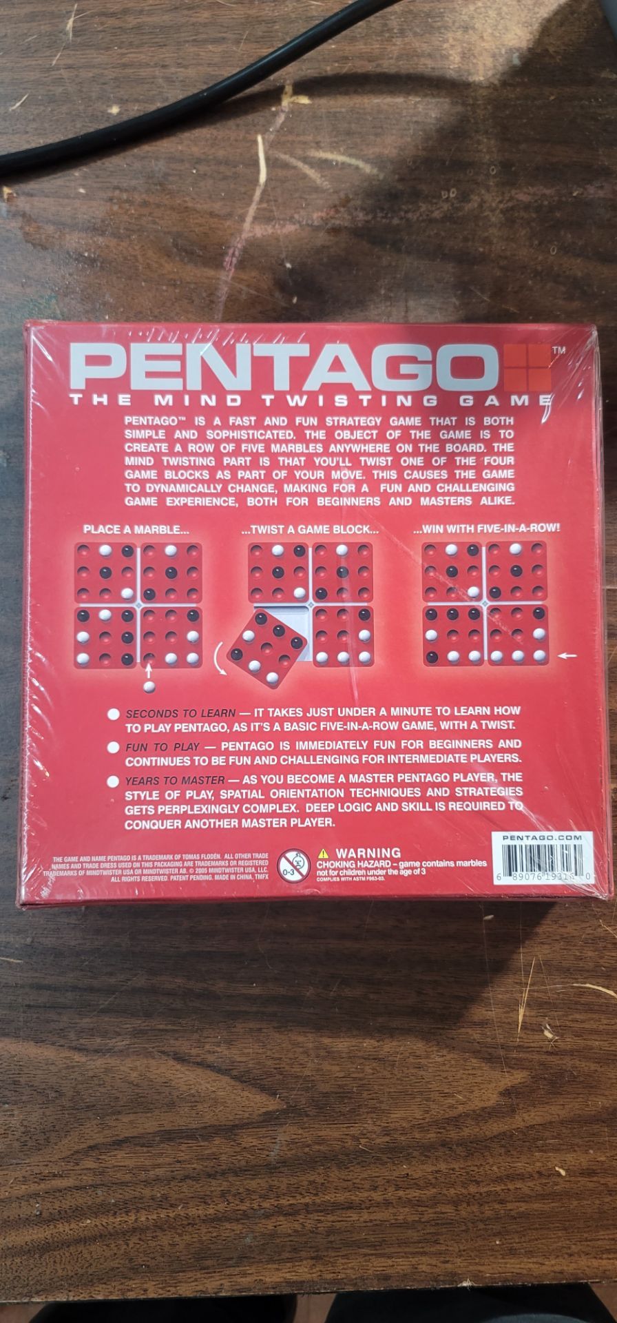 Pentago Board Game SEALED Complete Mind Twisting Strategy Game - photo 2