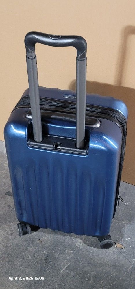 Ricardo Carry-On Luggage – Hard Shell Spinner (Excellent Conditi - photo 2