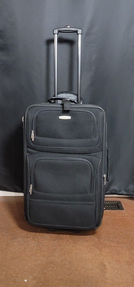 Stratus 4 Piece Soft Shell Luggage Set - photo 5