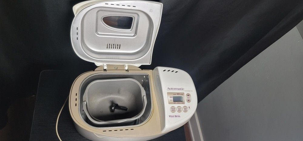 West Bend Automatic Bread And Dough Maker Model 41052 - photo 2