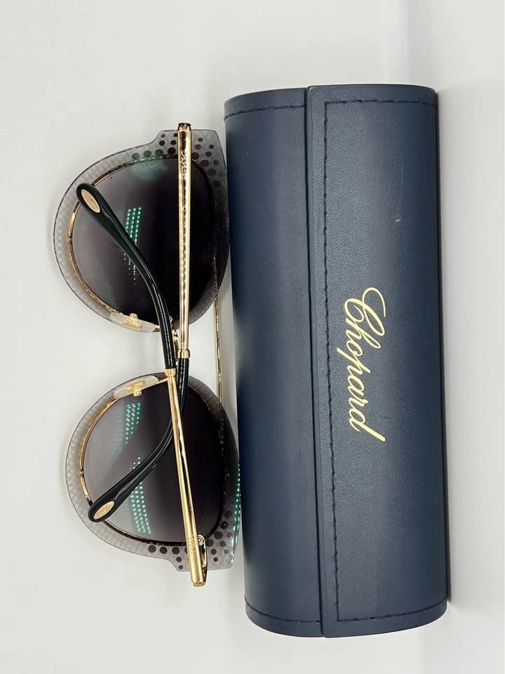 Chopard Cat-Eye Sunglasses with Crystals - photo 4