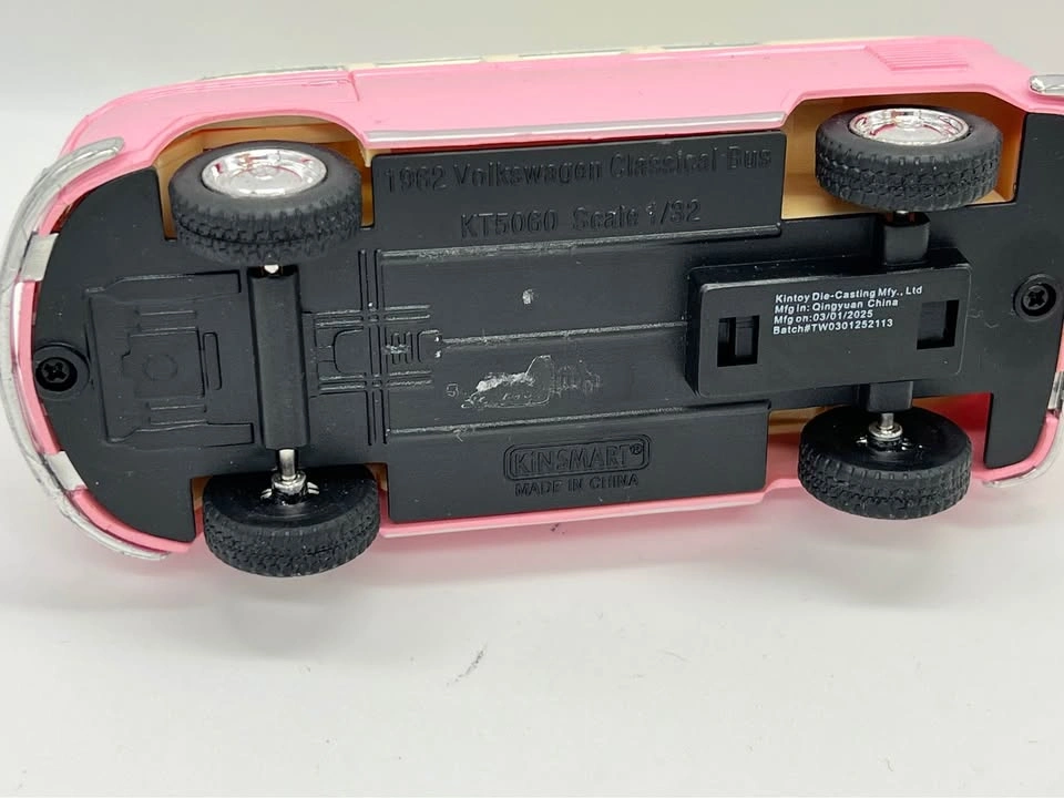 Kinsmart 1962 Volkswagen Classical Bus Toy Car Pink/Cream 1:32 S - photo 4