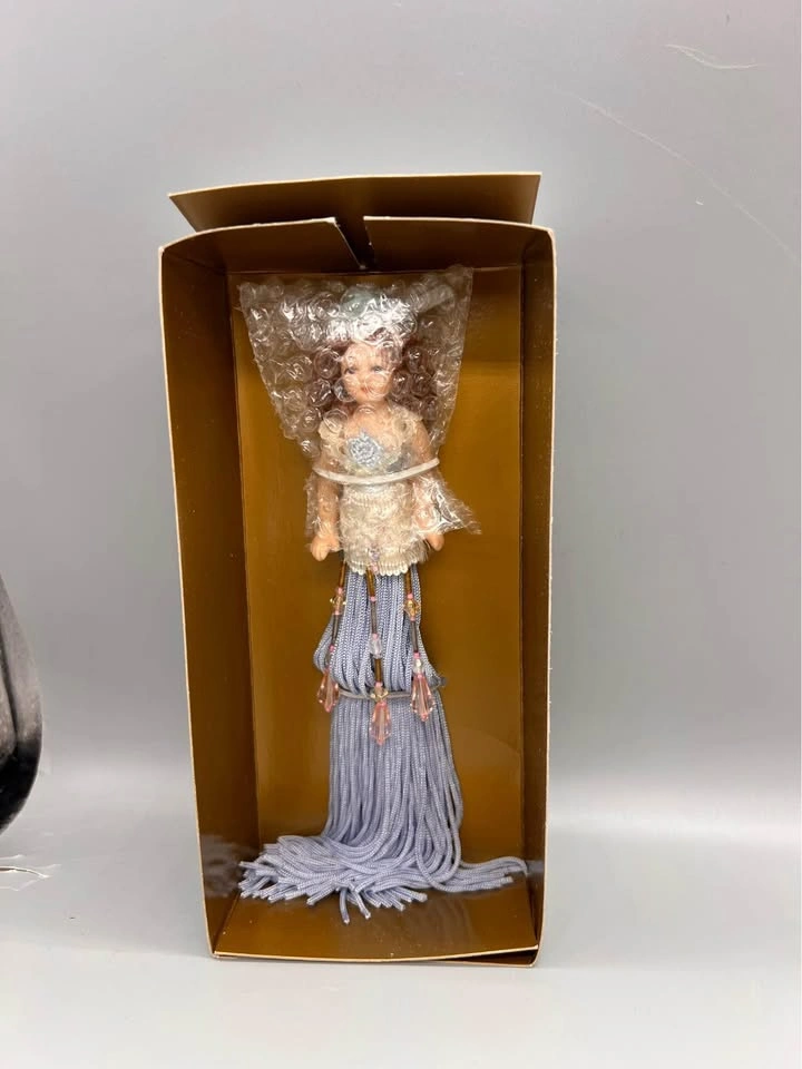 DG Creations Porcelain Flapper 1/2 Doll Ornaments Tassels - photo 2