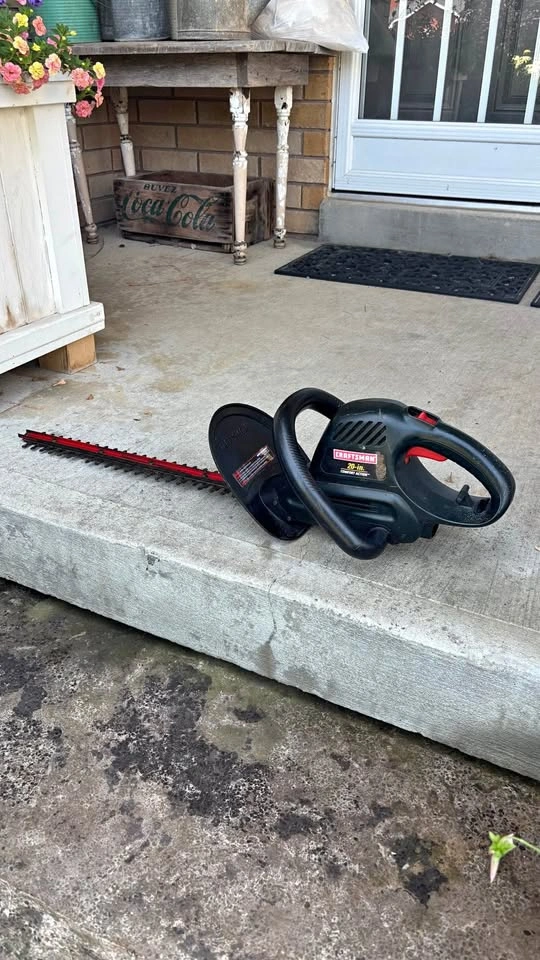 Craftsman 20” corded electric hedge trimmer