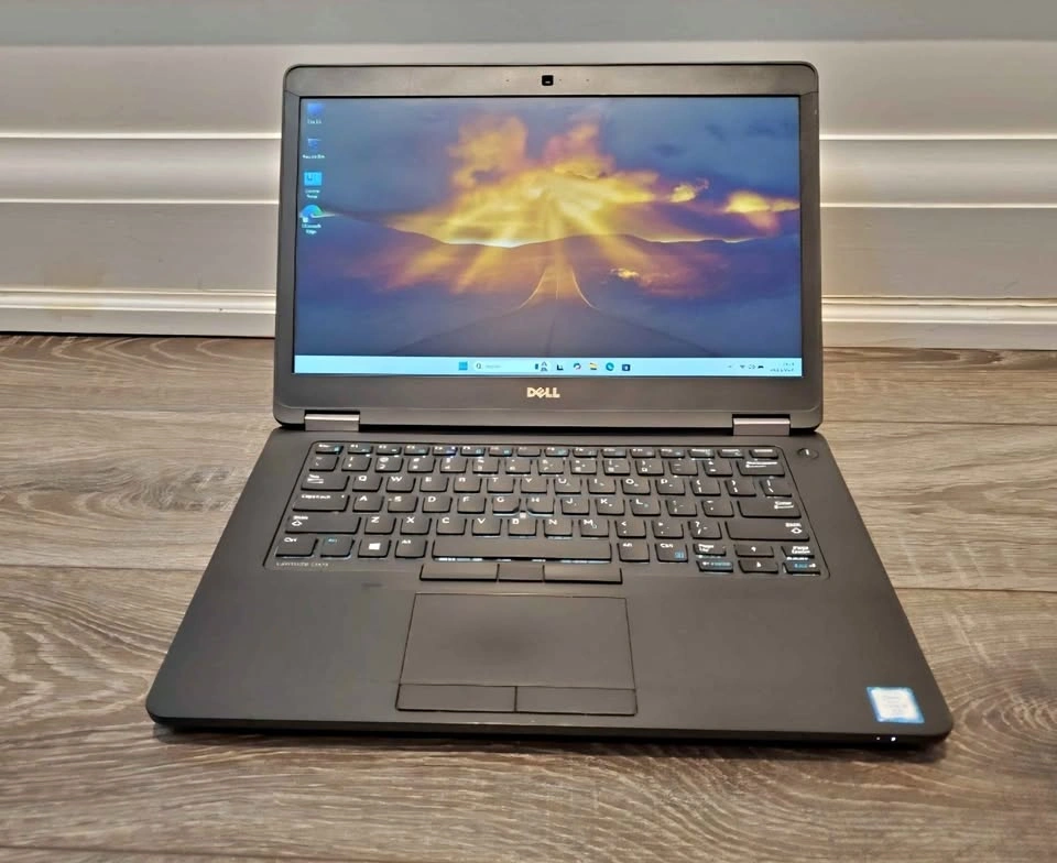 14" Dell Laptop, Intel i5, 8GB RAM, 256GB SSD, Backlit Keyboard