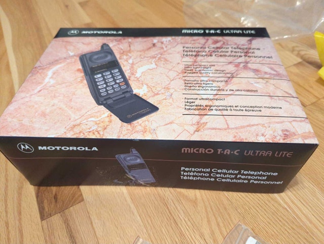Motorola T-A-C Ultra Lite Cell Phone