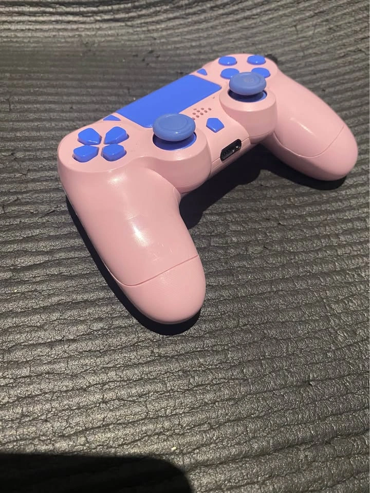 Broken Ps4 controller - photo 3