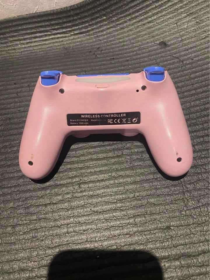 Broken Ps4 controller - photo 4