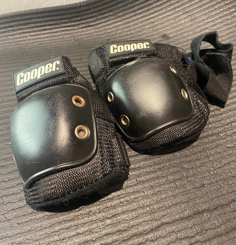 Cooper Roller Blading Elbow Pads Small - photo 2