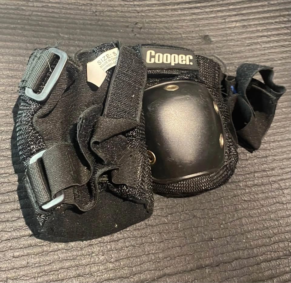 Cooper Roller Blading Elbow Pads Small - photo 3