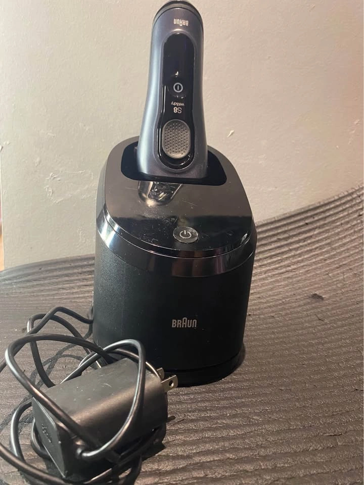 Braun Series 8 Electric Shaver Charging station - photo 2