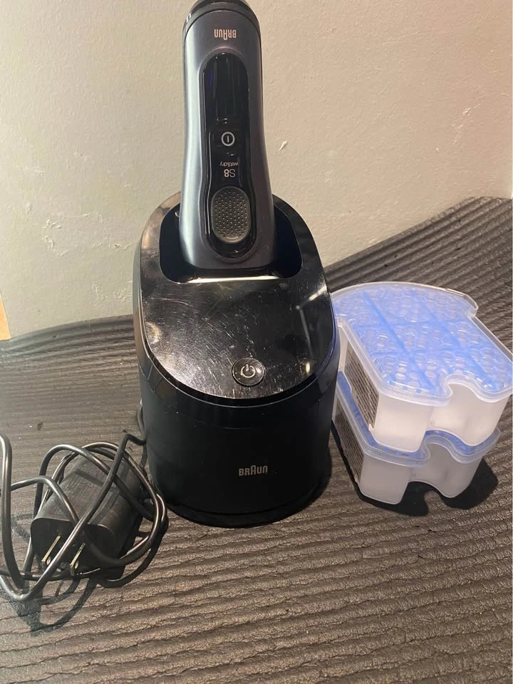 Braun Series 8 Electric Shaver Charging station - photo 4