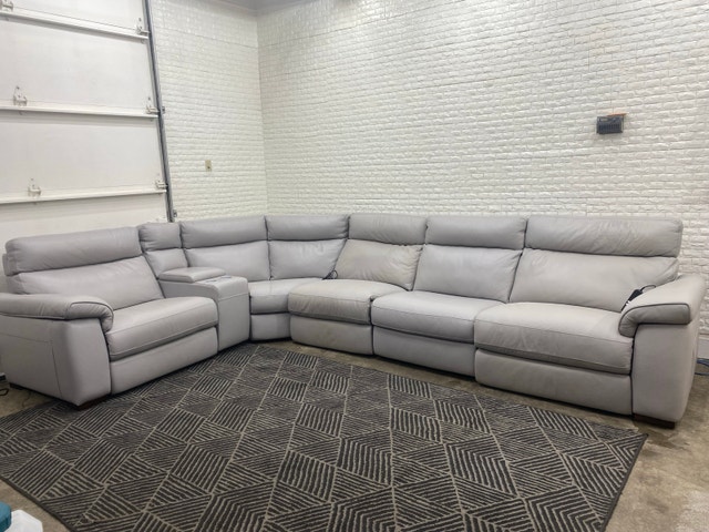 FREE DELIVERY Large Sectional - photo 2