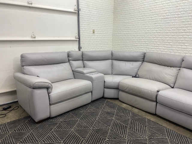 FREE DELIVERY Large Sectional - photo 5