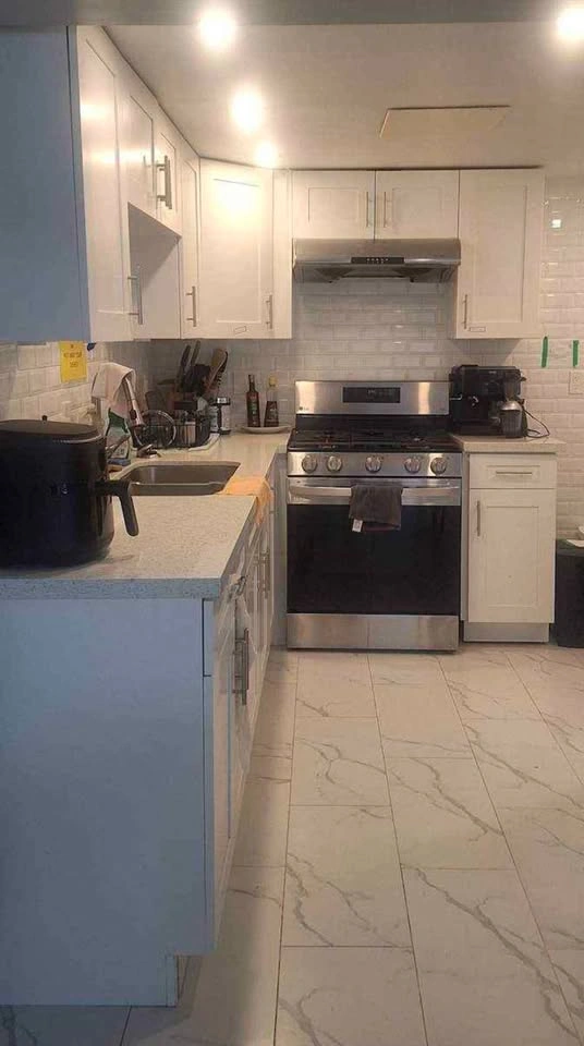 Ground Level Basement Suite - photo 4