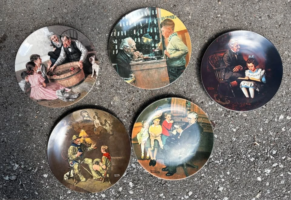 Decorative antique collector plates (LOT) - photo 2