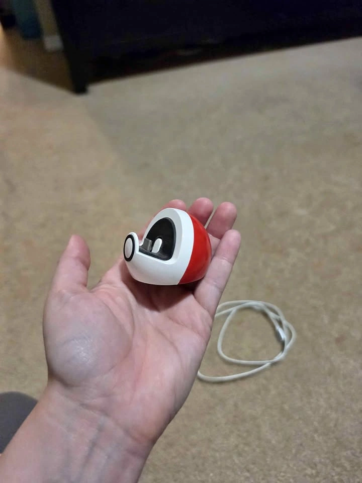 Pokeball phone charger USB C