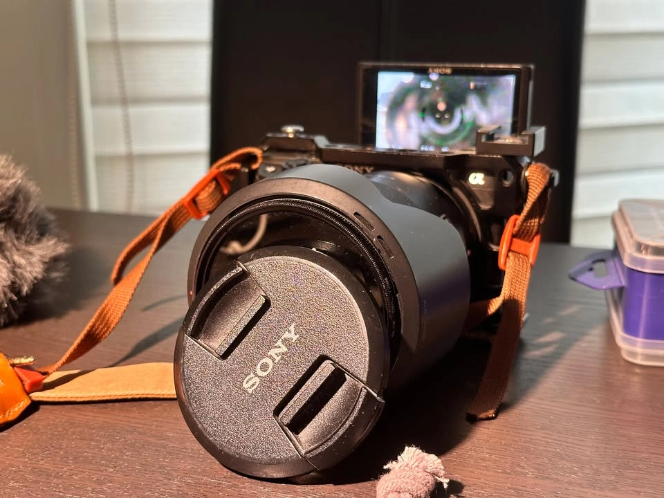 Sony A6400 + 18-105 lens + accessories - photo 2